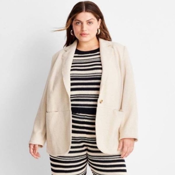 - NWT FUTURE COLLECTIVE PLUS 2XL CREAM BOUCLE BLAZER FRAYED EDGES ONE BUTT… - Picture 3 of 12